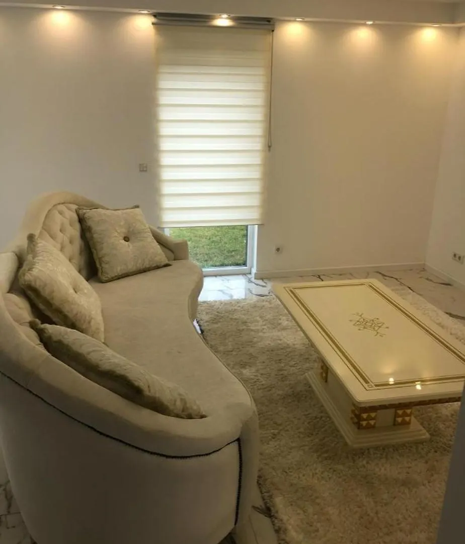 Holiday home Neu-Gebautes-Komplettes-Reihenhaus Oberasbach