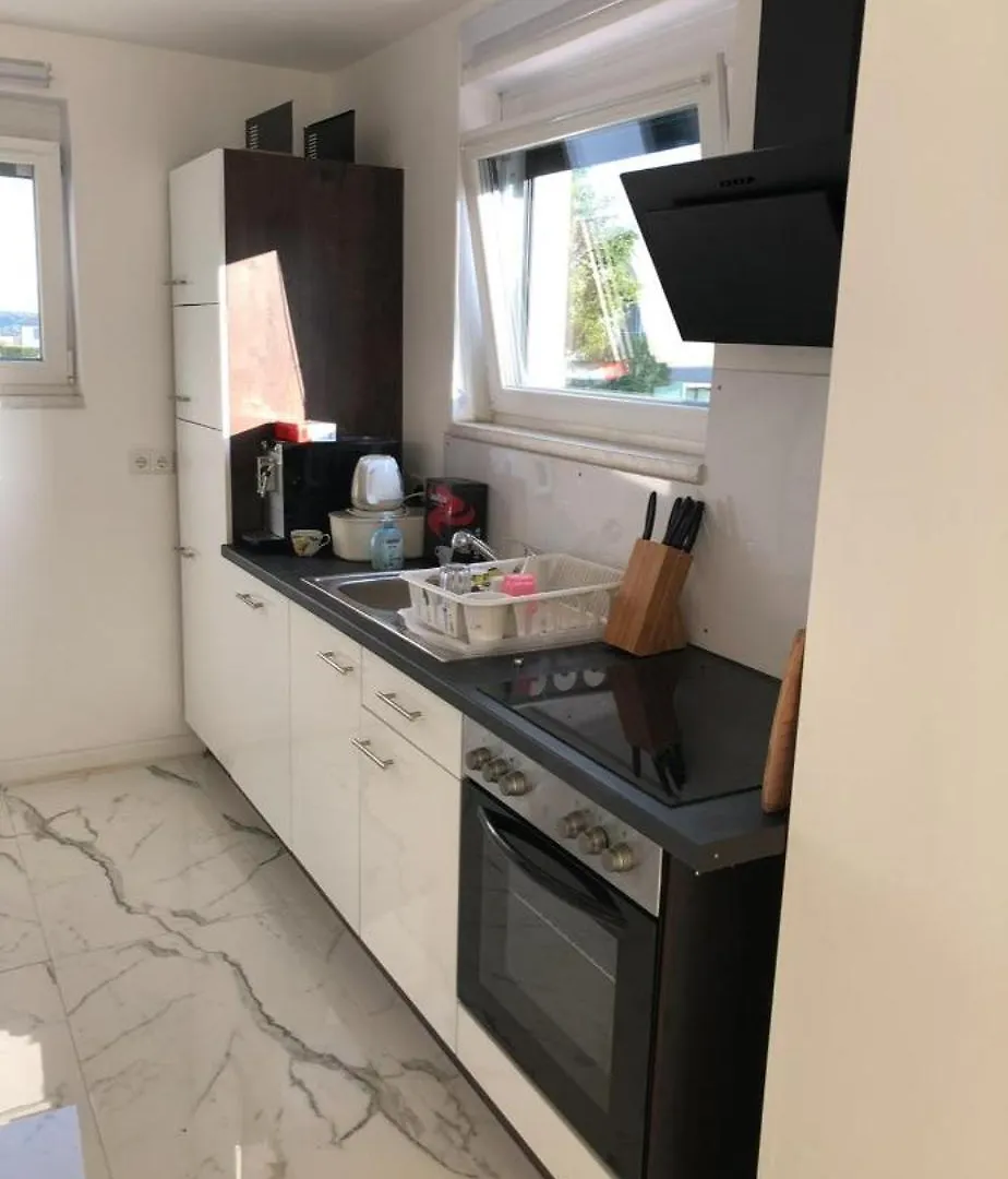 Neu-Gebautes-Komplettes-Reihenhaus Oberasbach Holiday home