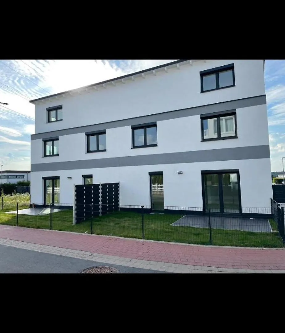 Neu-Gebautes-Komplettes-Reihenhaus Oberasbach