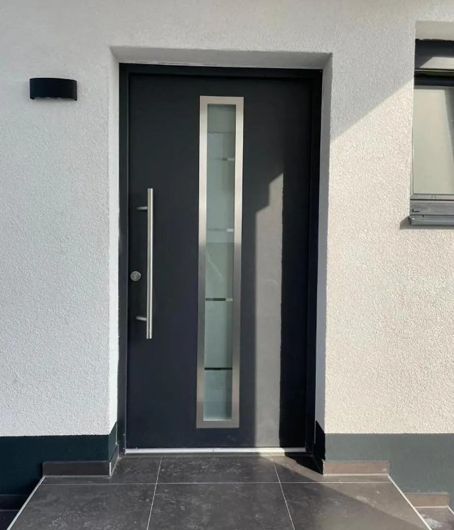 Holiday home Neu-Gebautes-Komplettes-Reihenhaus Oberasbach